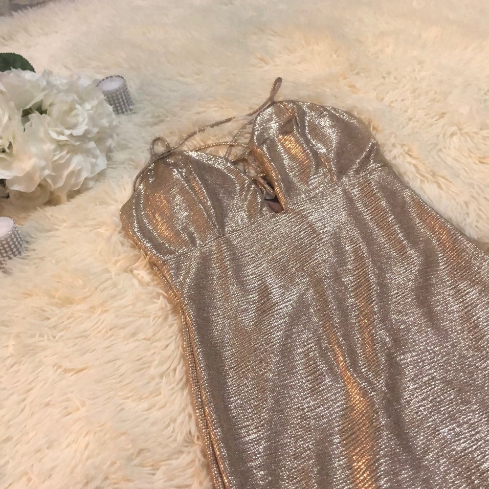 Dress - Picture 6 of 7